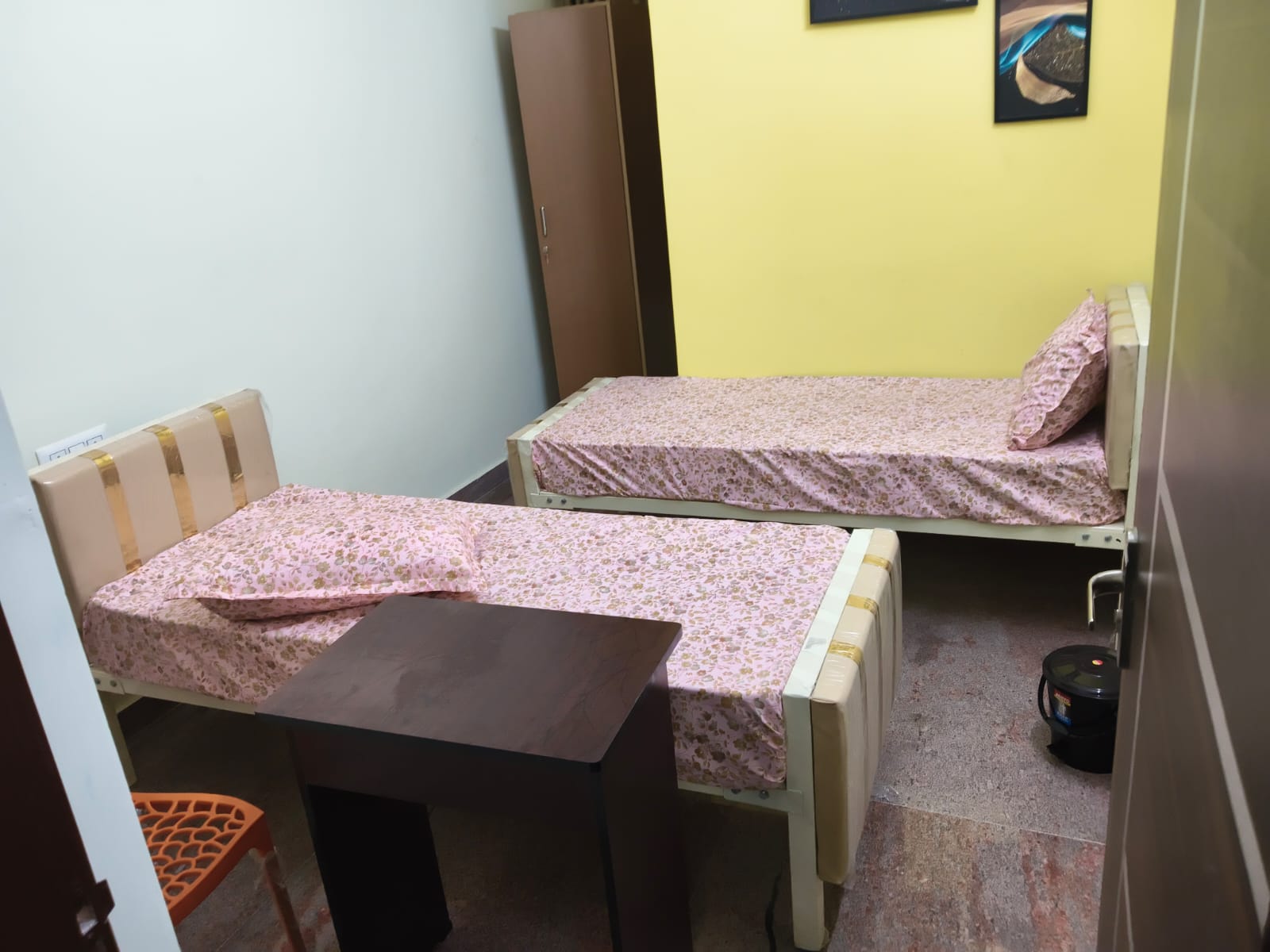 Jp Royal Gents Pg room in JP Nagar Bangalore with premium furnishings and clean interiors — PG photo 1 of 16 Jp Royal Gents Pg room in JP Nagar Bangalore with premium furnishings and clean interiors — PG photo 1 of 16