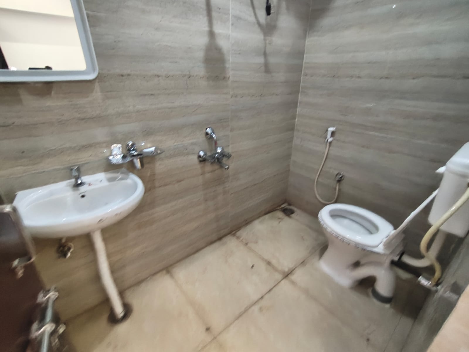 White Marble Homes thumbnail 13