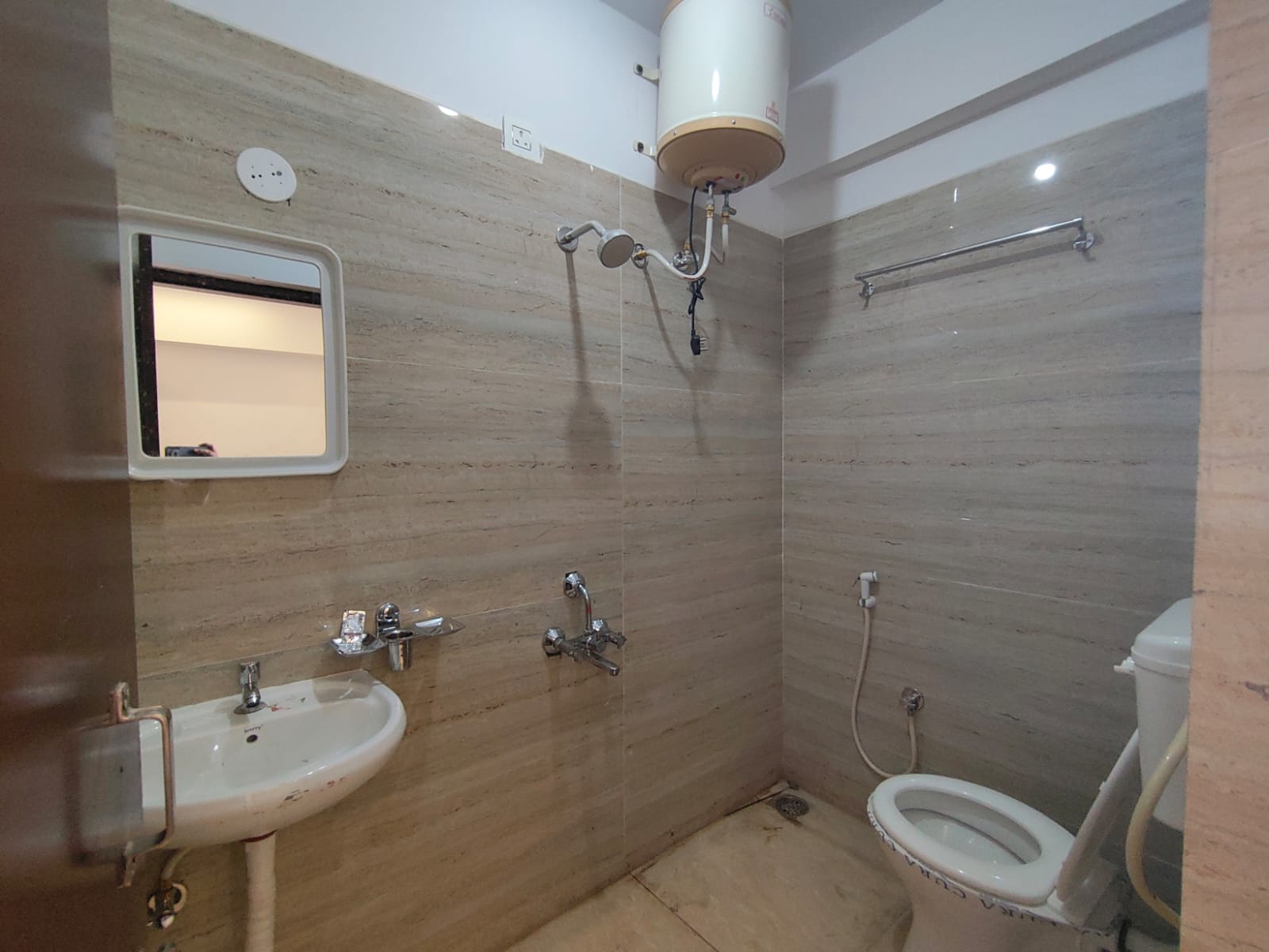 White Marble Homes thumbnail 9