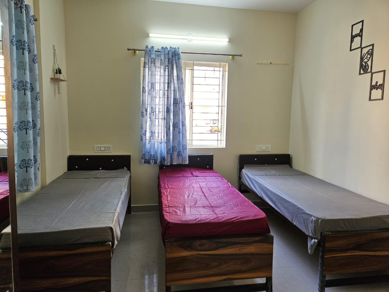 Cozy Rooms Gents Pg thumbnail 4