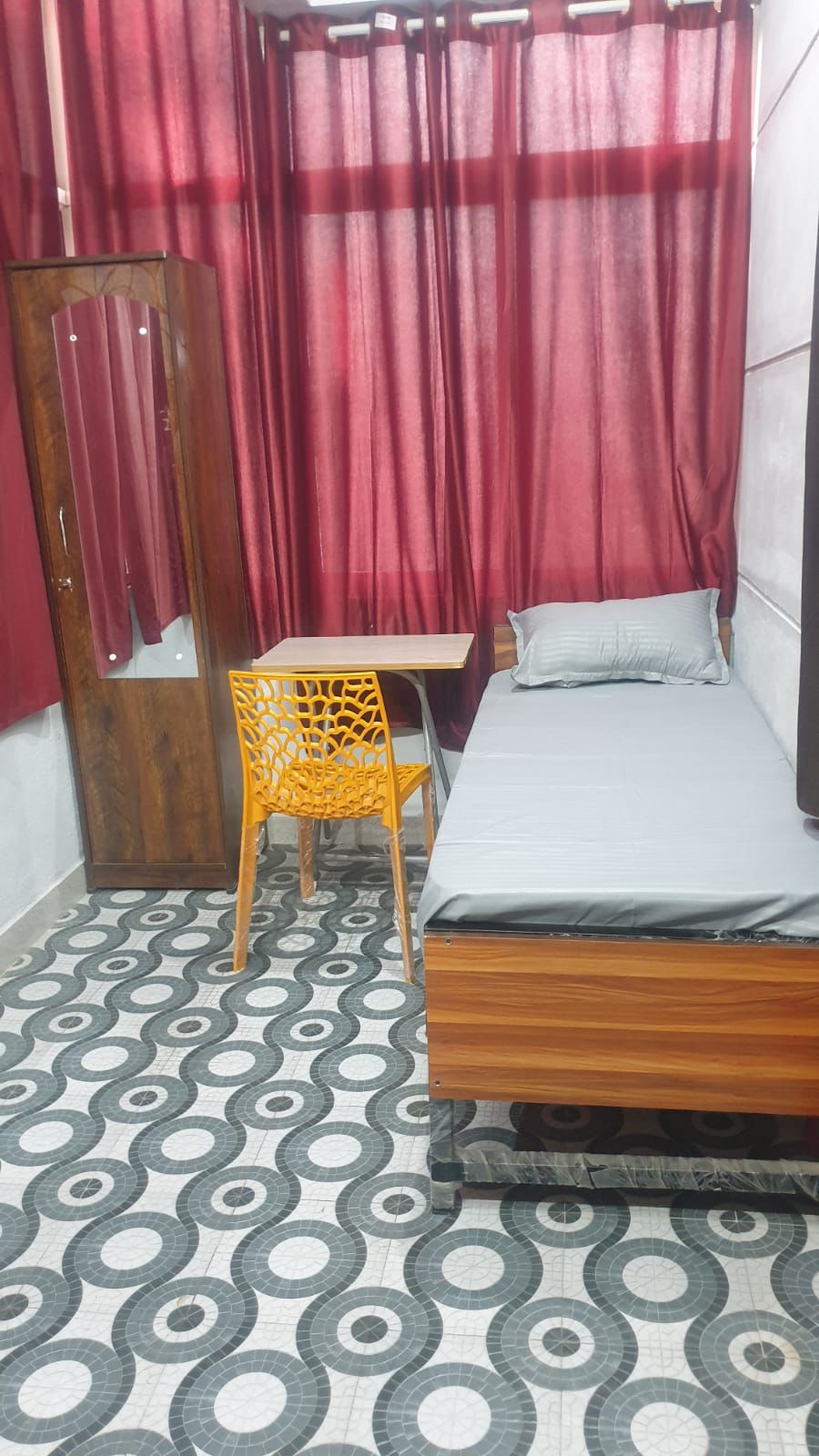 Cozy Rooms Gents Pg thumbnail 2