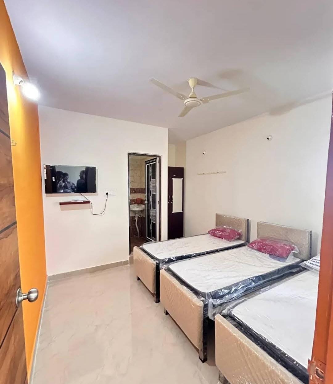 Kn Coliving room in Bellandur Bangalore with premium furnishings and clean interiors — PG photo 1 of 6 Kn Coliving room in Bellandur Bangalore with premium furnishings and clean interiors — PG photo 1 of 6