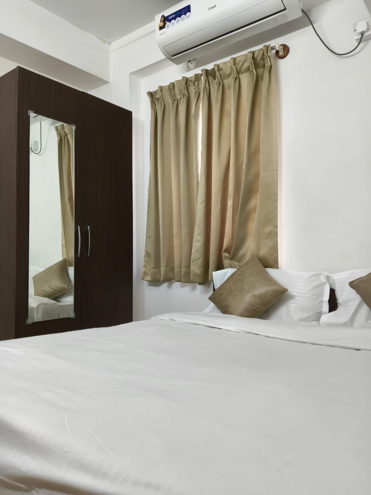 New Whitestone Apartment thumbnail 4