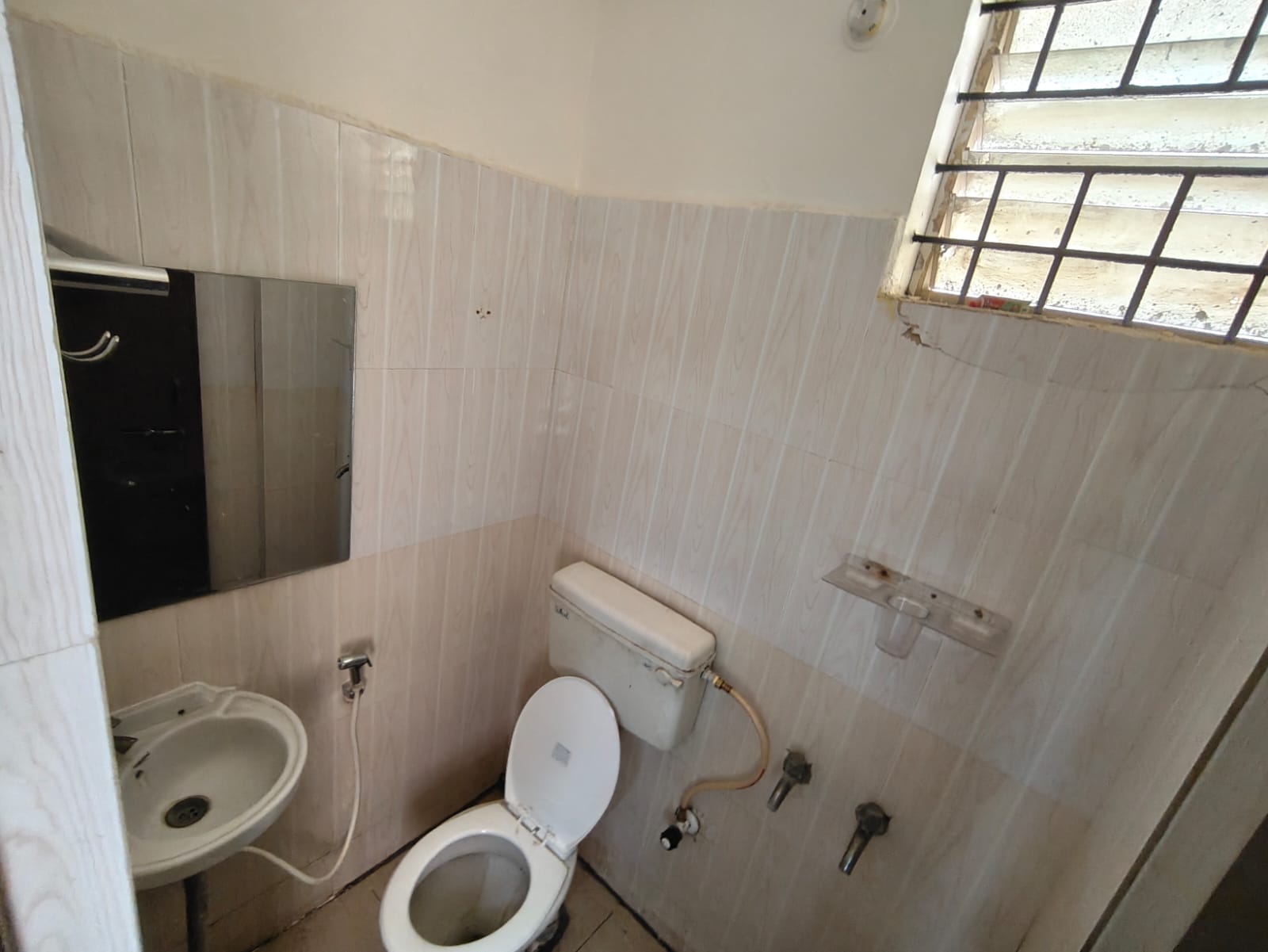 Indoor Coliving Pg thumbnail 10