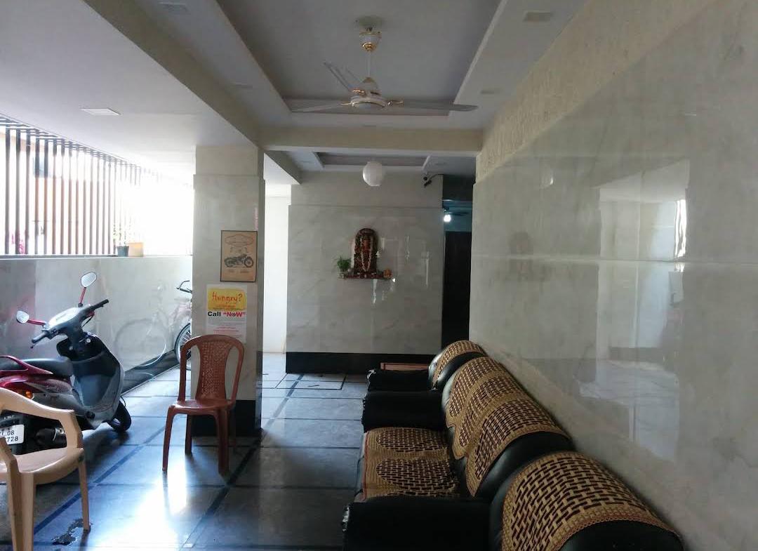 Sri Lakshmi Happy Homes Girls Pg thumbnail 4