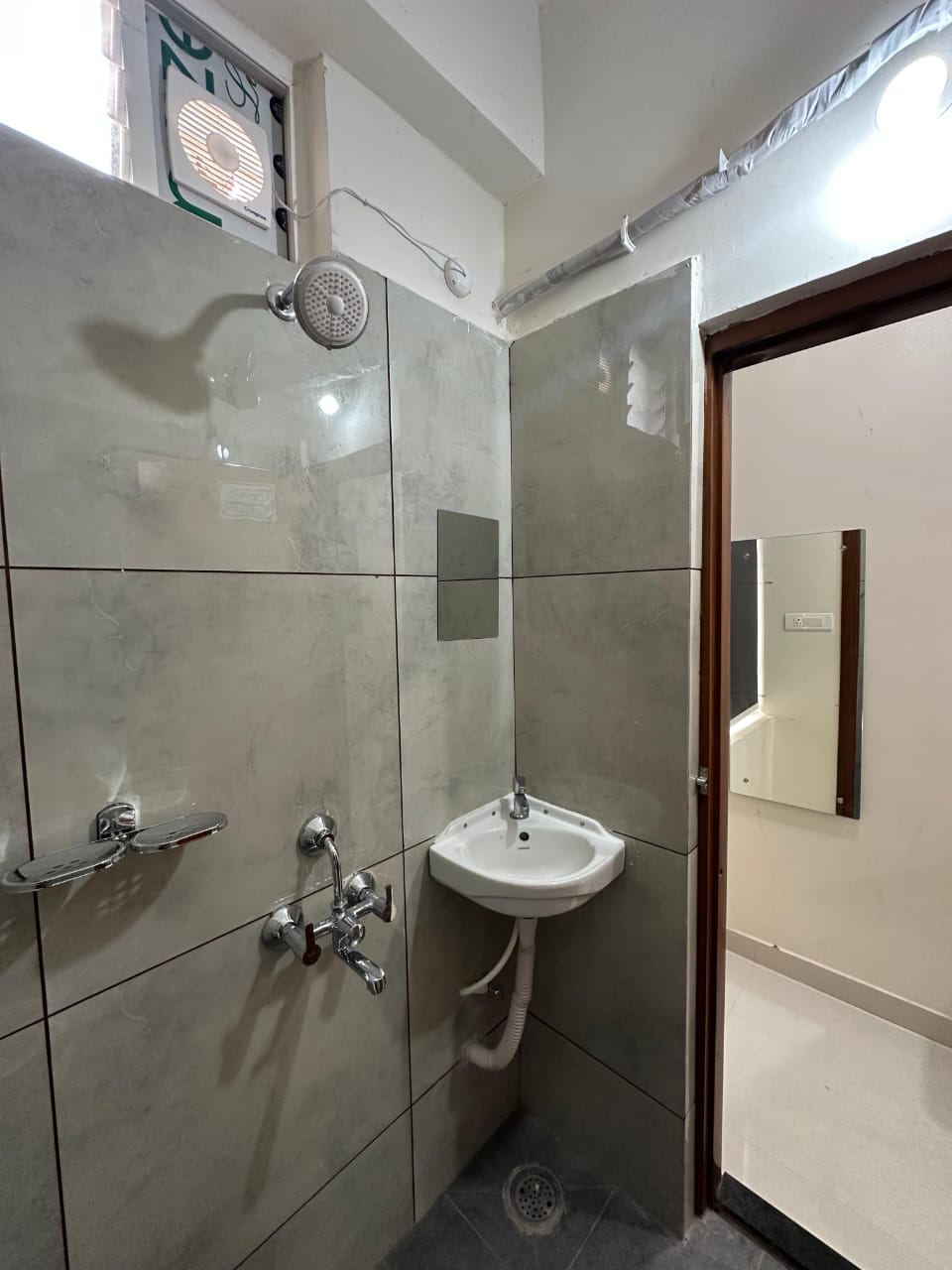 Karan Luxury Co-living thumbnail 5