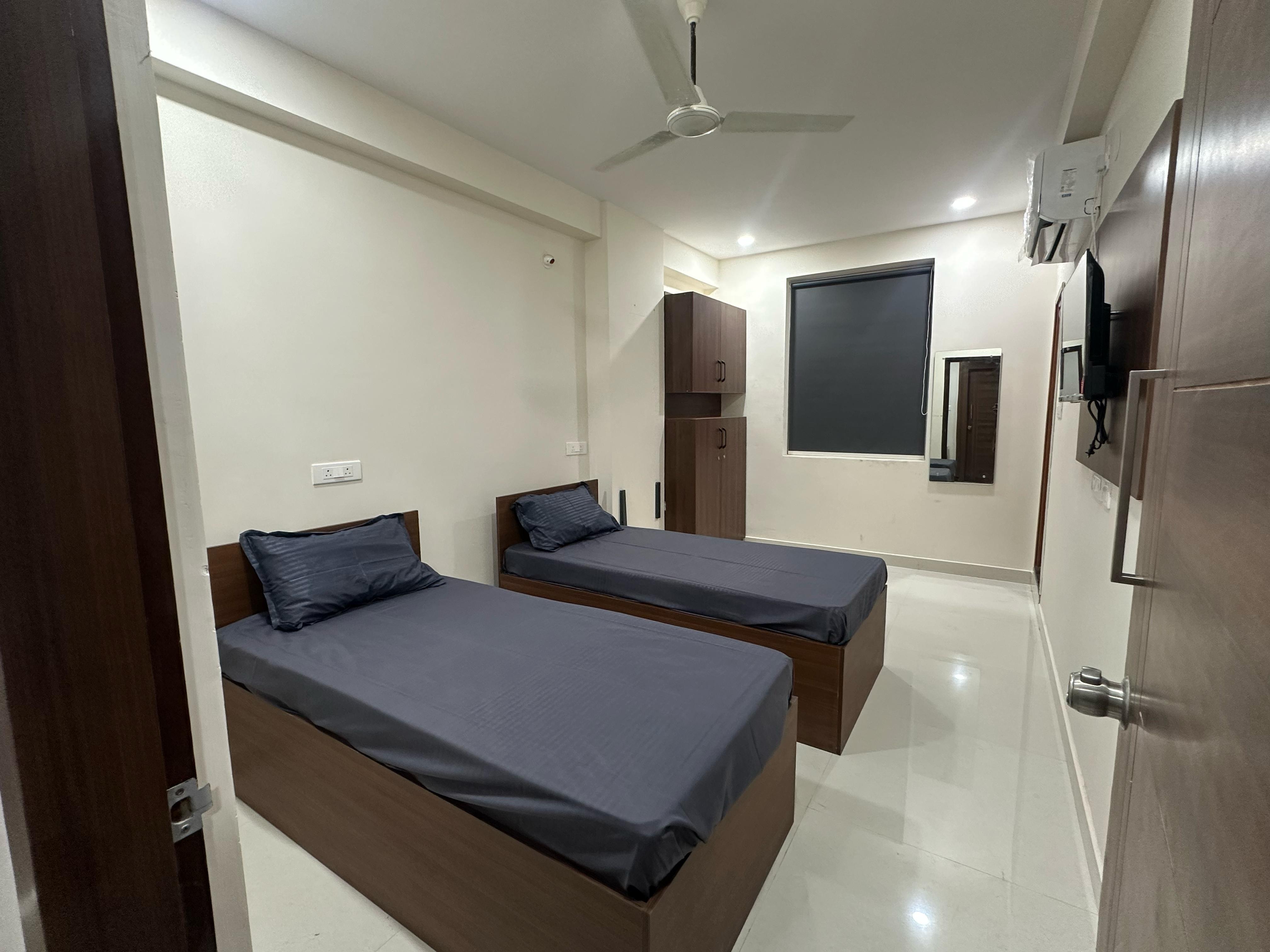 Karan Luxury Co-living thumbnail 4