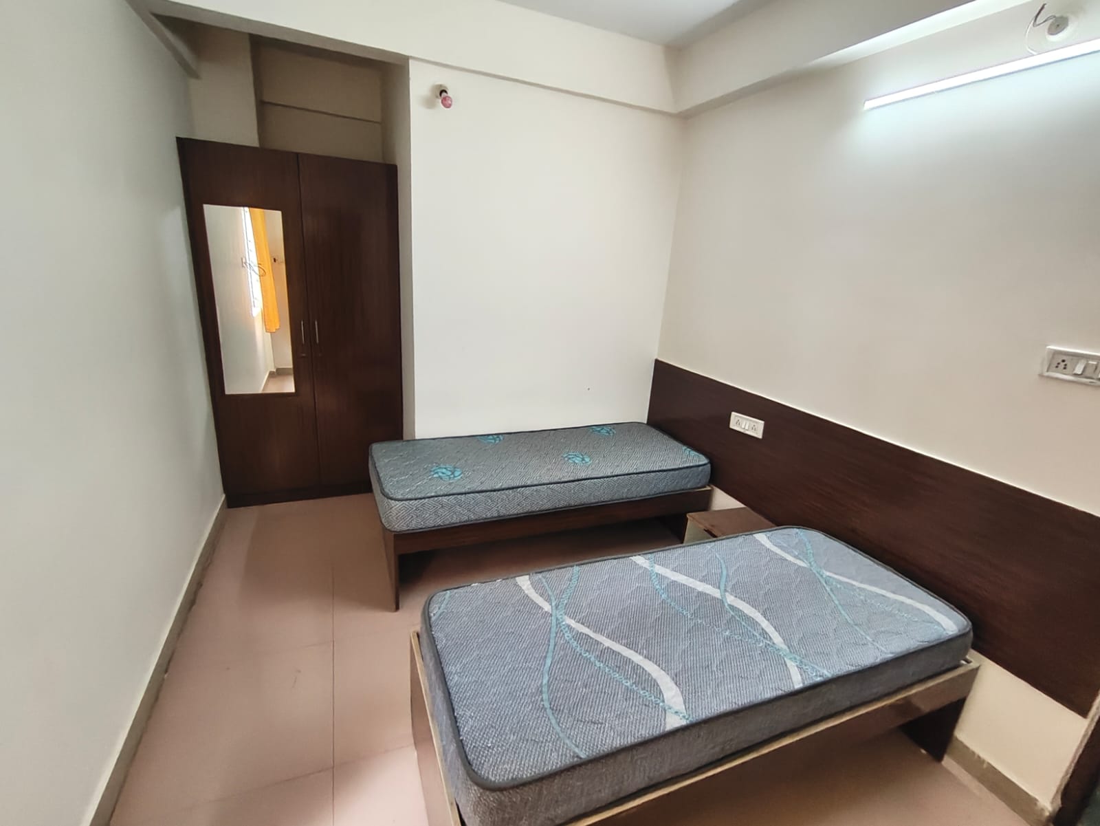 Indoor Coliving Pg thumbnail 3
