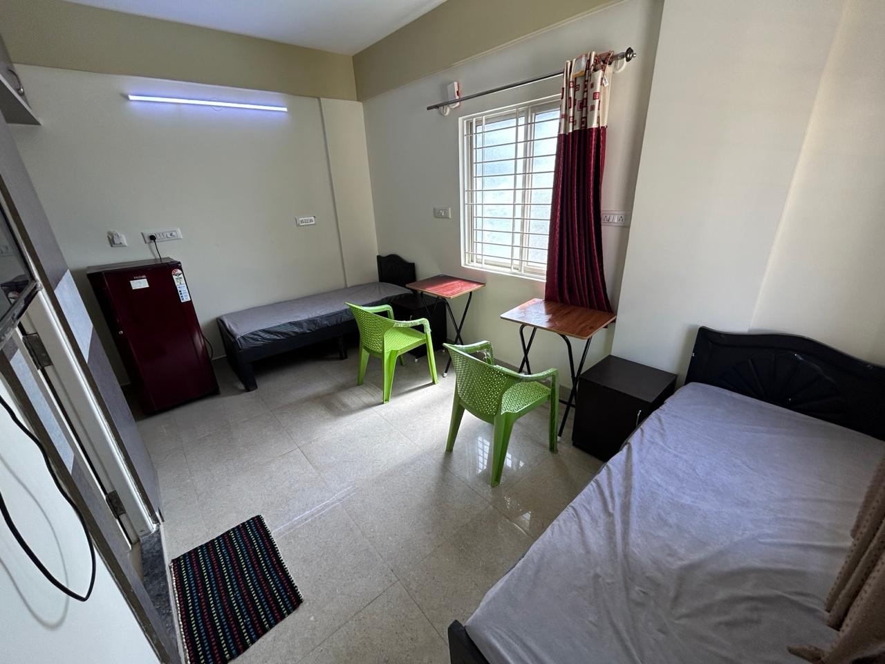 Oak Park Co Living Rooms - photo 4 Oak Park Co Living Rooms - photo 4