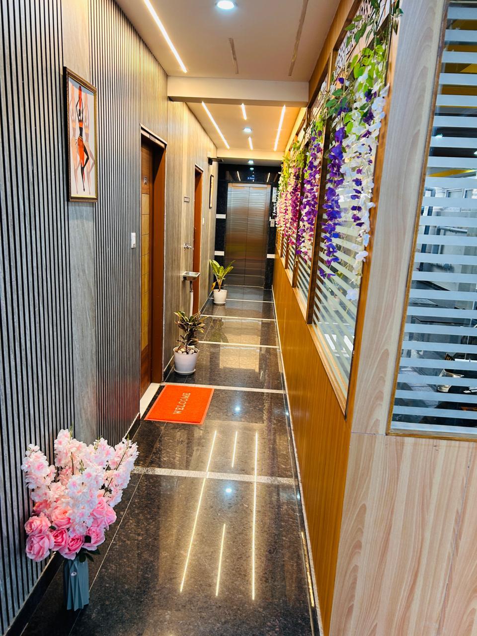 Avolon Luxe Coliving room in Marathahalli Bangalore with premium furnishings and clean interiors — PG photo 1 of 26 Avolon Luxe Coliving room in Marathahalli Bangalore with premium furnishings and clean interiors — PG photo 1 of 26