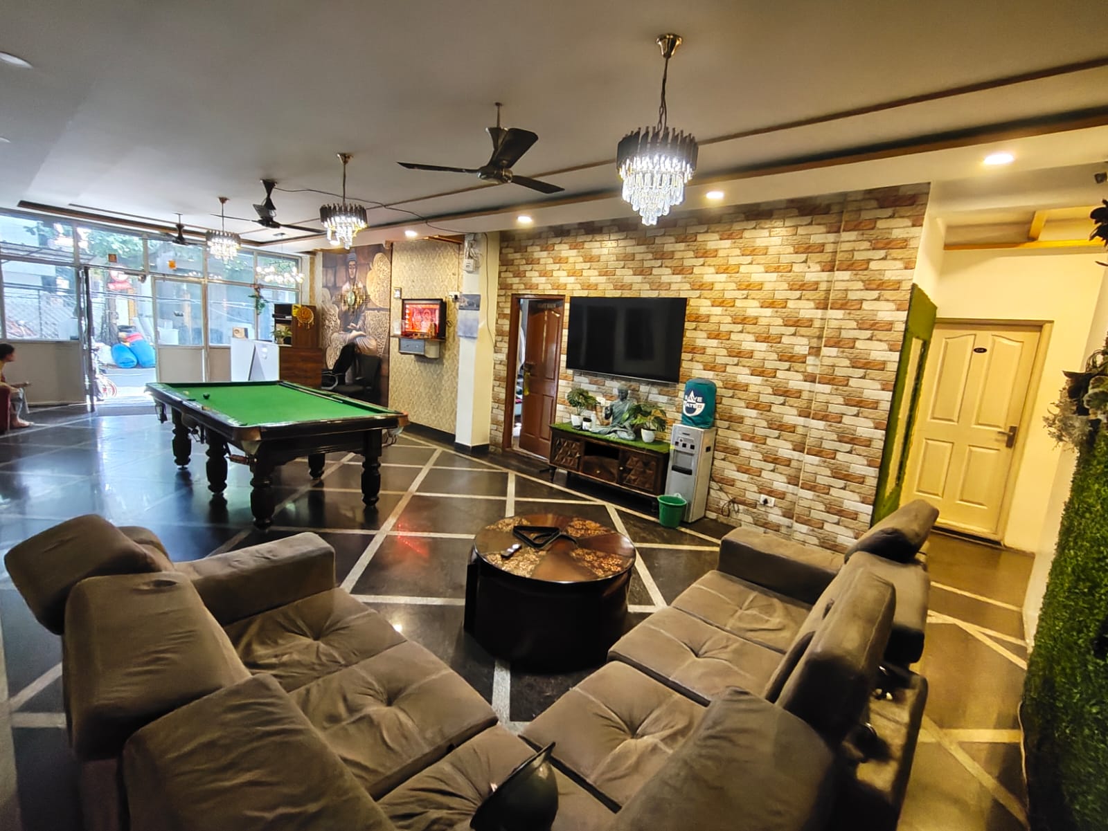 Livoza Premium Coliving room in koramangala Bangalore with premium furnishings and clean interiors — PG photo 1 of 6 Livoza Premium Coliving room in koramangala Bangalore with premium furnishings and clean interiors — PG photo 1 of 6