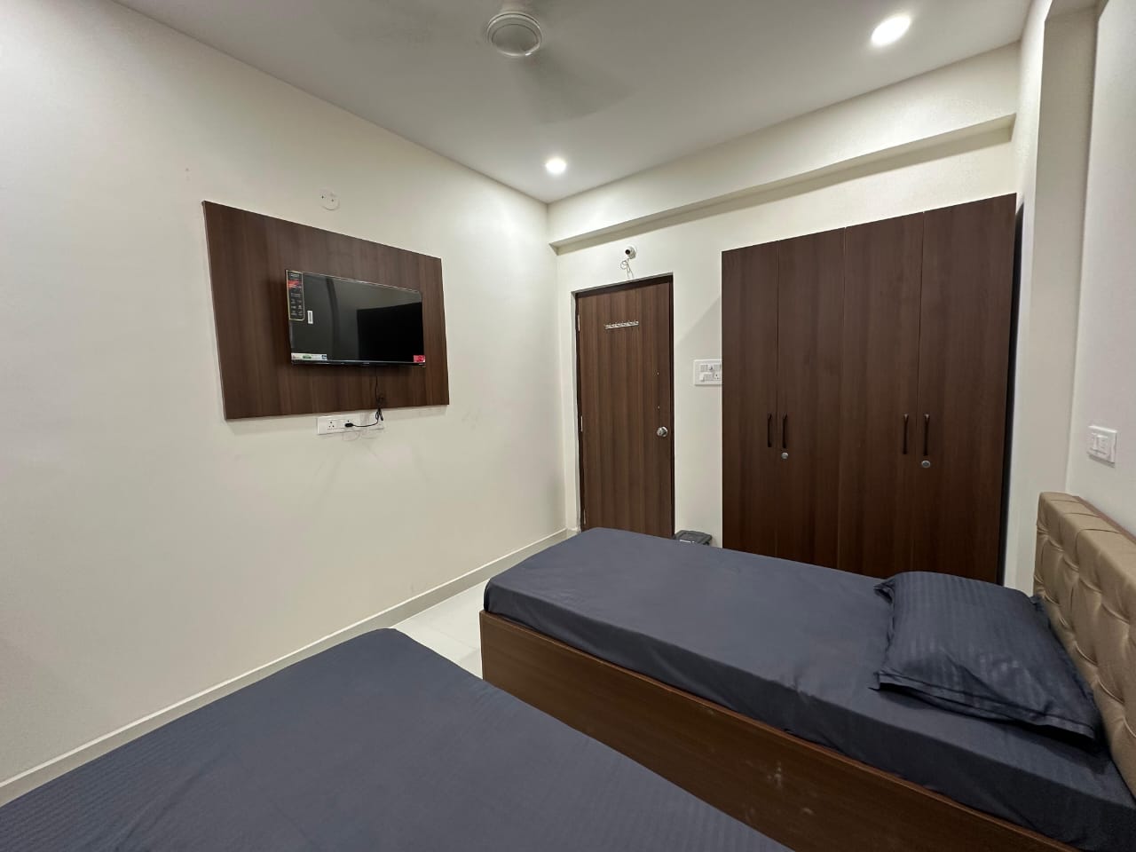 Karan Luxury Co-living thumbnail 23