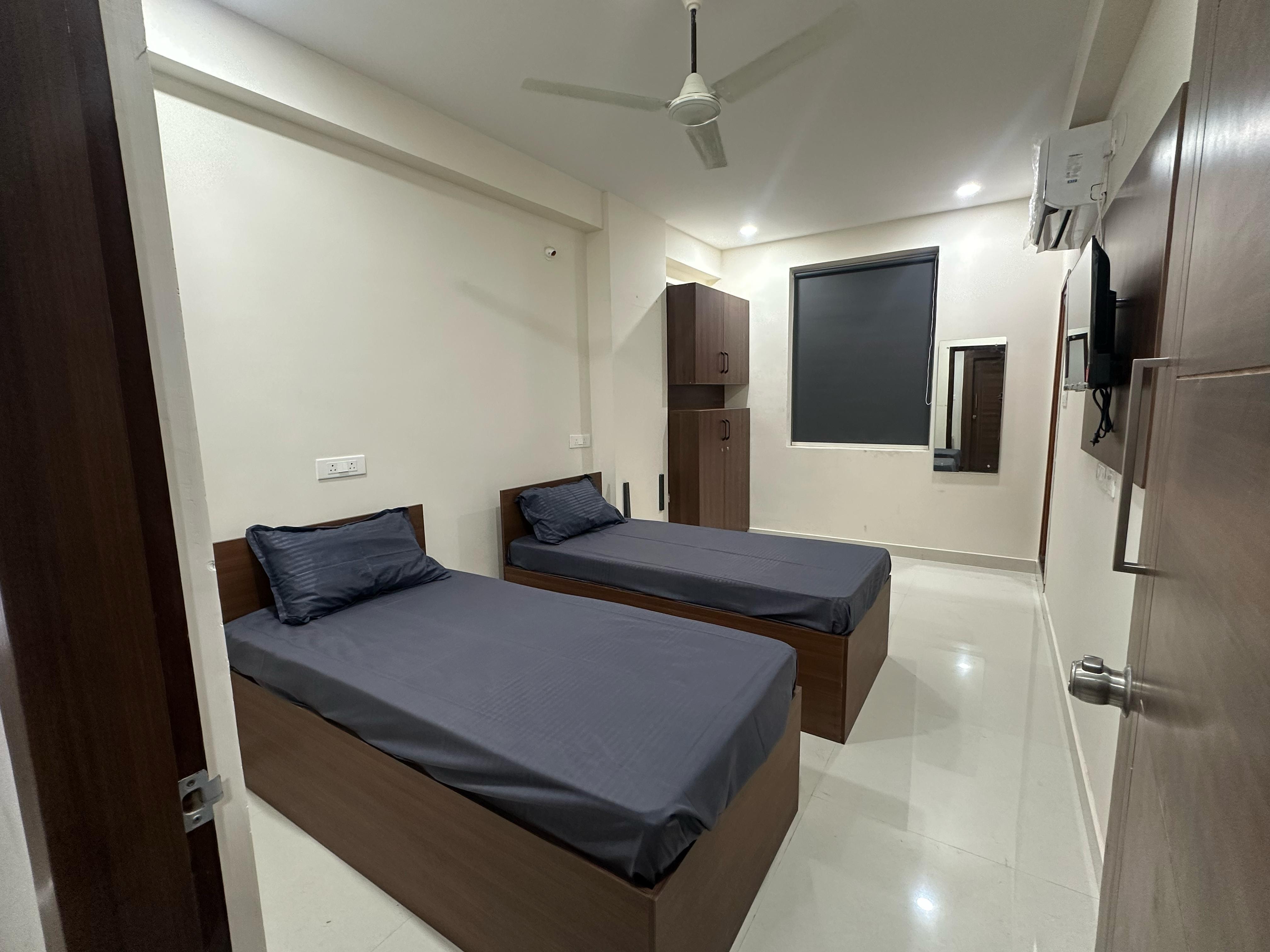 Karan Luxury Co-living thumbnail 35