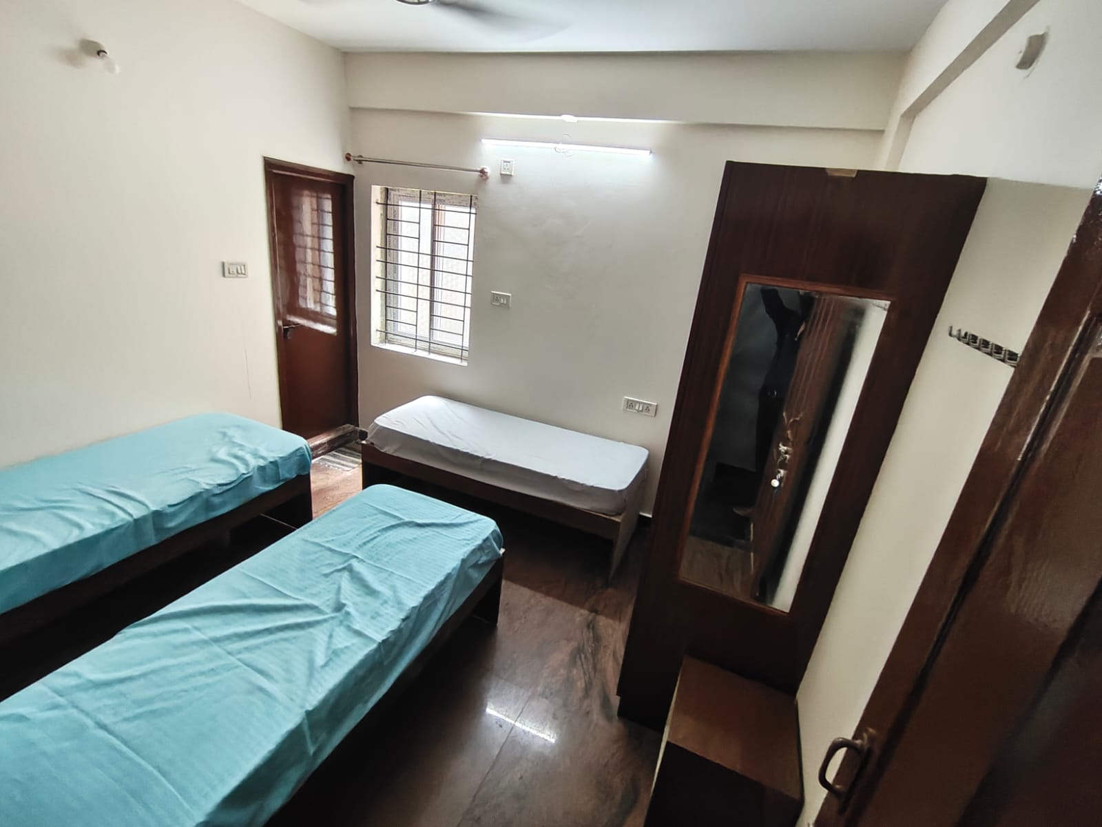 Indoor Coliving Pg thumbnail 12